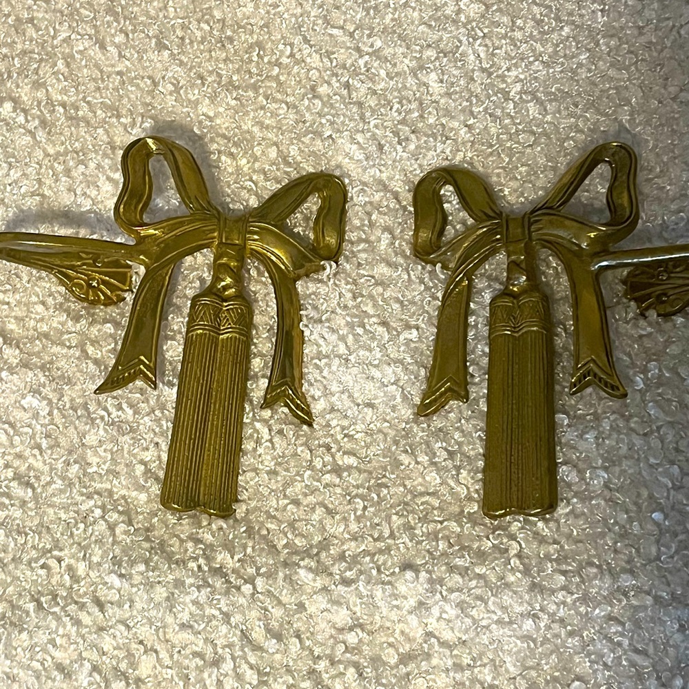 REGENCY HOLLYWOOD SOLID BRASS 2 pc BOWS CURTAIN TIE BACKS 6”pair PERMANENT MOUNT